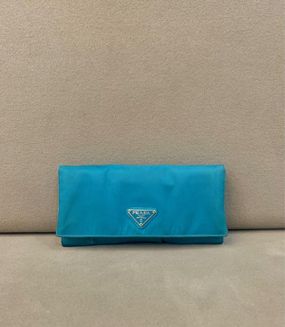 Prada Nylon Long Wallet (Category: Luxury Bags & Wallets) located in Paranaque City. Submitted by katlouieleandicho (Listing ID 1237031439, Image 1). Description: 💯Authentic Made in Italy Rank AB.