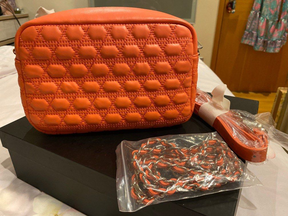 Pretty Camera Bag (Category: Cross-body Bags) located in Singapore. Submitted by luxjoy (Listing ID 1237114374, Image 2). Description: Brand new salmon pink camera bag in calf leather with 2 straps - 1 chain and 1 leather 24x7x15 cm.