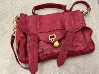 (Category: ) located in . Submitted by almooncake (Listing ID 1237106128, Image 1). Description: .