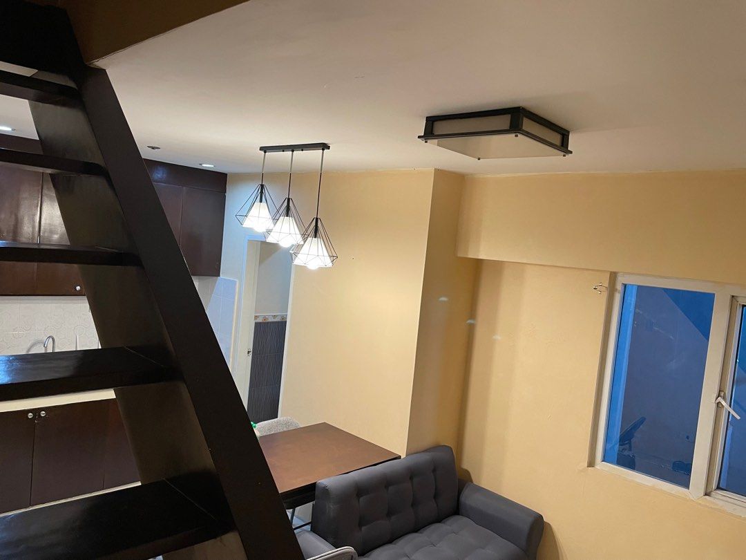 Quaint Victoria Station 1 GMA Kamuning for Rent on Carousell