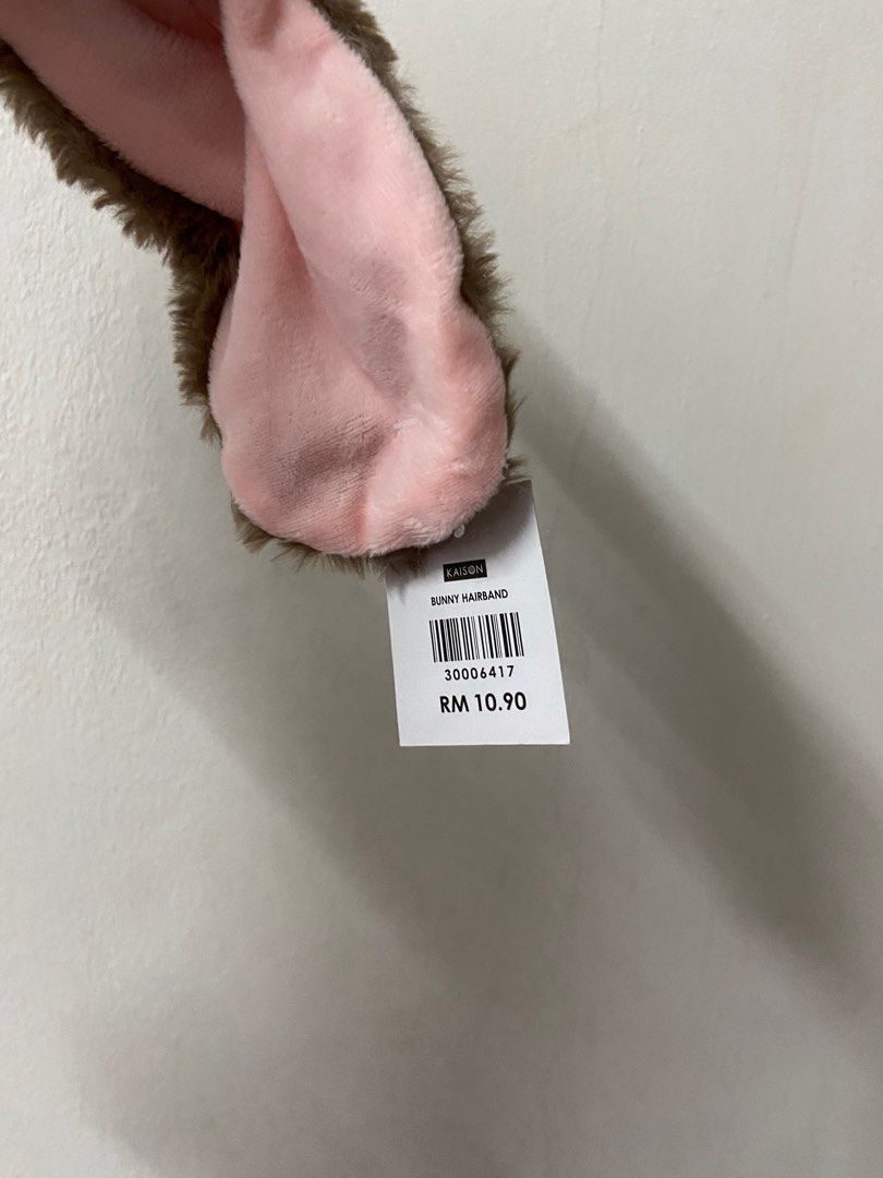 Rabbit Headband (Category: Hair Accessories) located in Petaling Jaya. Submitted by eline94 (Listing ID 1237149704, Image 2). Description: 100% Brand New.