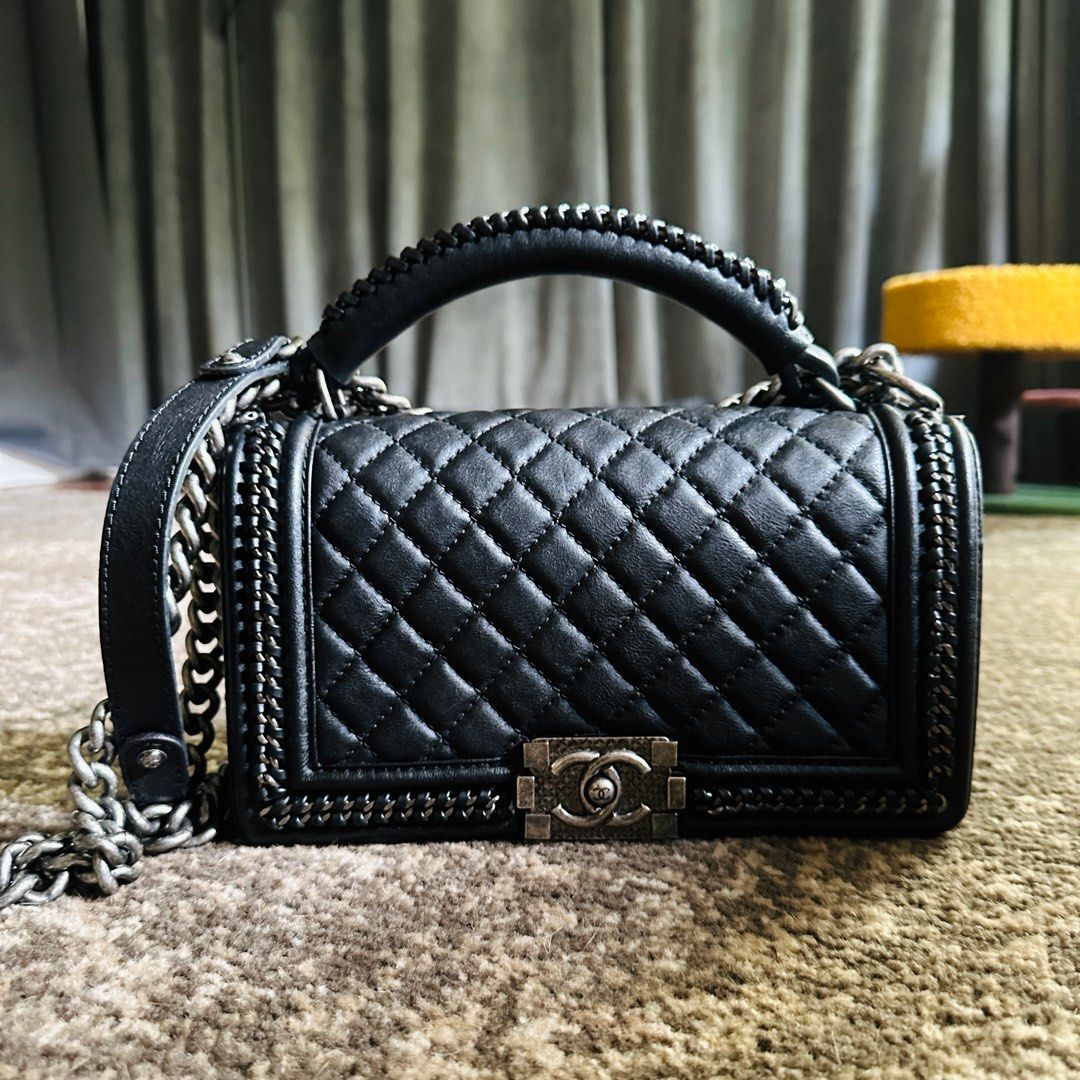 Chanel boy with handle discount