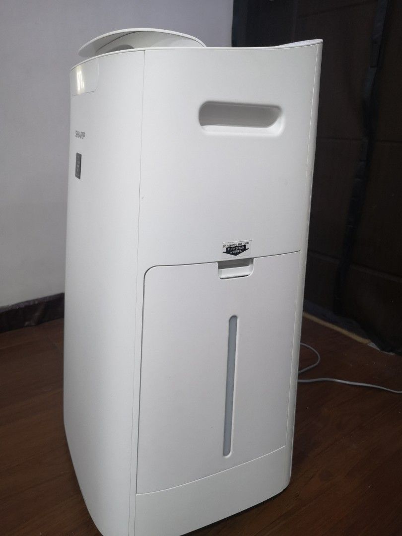 Sharp air purifier KI-L60P plasma cluster (Category: Air Purifiers & Dehumidifiers) located in Quezon City. Submitted by uniquemumsph (Listing ID 1237004431, Image 2). Description: Almost new sharp air purifier With plasmacluster Model KI - L60P Rfs decluttering Pickup only qc area.