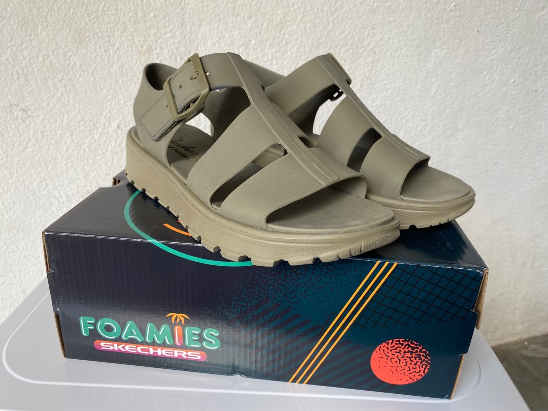 SKECHERS Women Foamies Sandal Size US 8 Women s Fashion