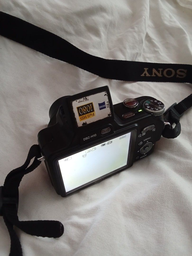Sony Cybershot DSCH10, Photography, Cameras on Carousell