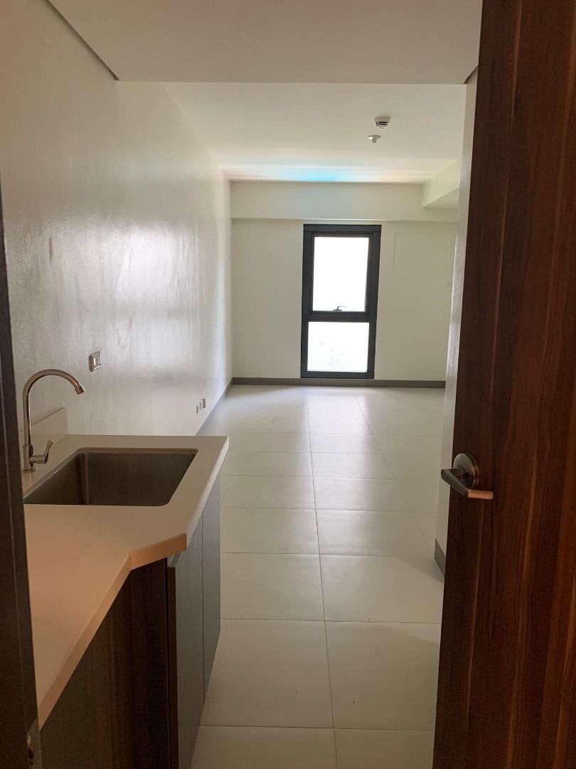 Studio 7 Studio Unit #topitems (Category: Apartments & Condos) located in Quezon City. Submitted by r.ruste (Listing ID 1237028102, Image 1). Description: Project Name: Studio 7 by Filinvest Address: 807 Epifanio de los Santos Ave, Diliman, Quezon City, 1103 NCR Unit type: Studio Apartment Status of unit: Semi-furnished Unit size: 23sqm Floor: 6th Important details: - Clean title - Property tax and building management dues are paid and up to date