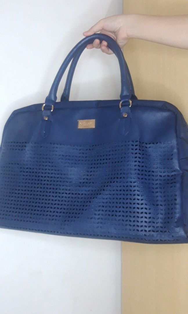 Royal navy handbag clearance oriflame