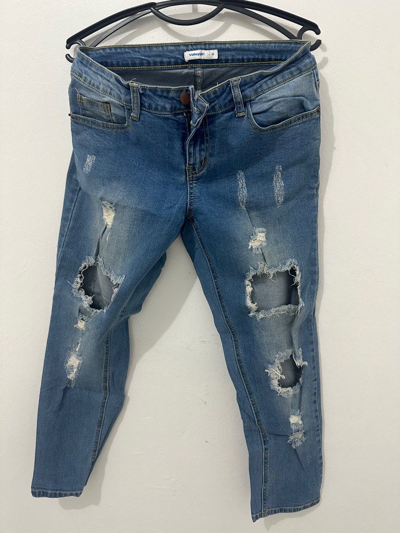 Tattered Pants 30” (Category: Jeans) located in Makati City. Submitted by heryet (Listing ID 1237048377, Image 1). Description: Good condition Used only once 30” to 32” stretch material.