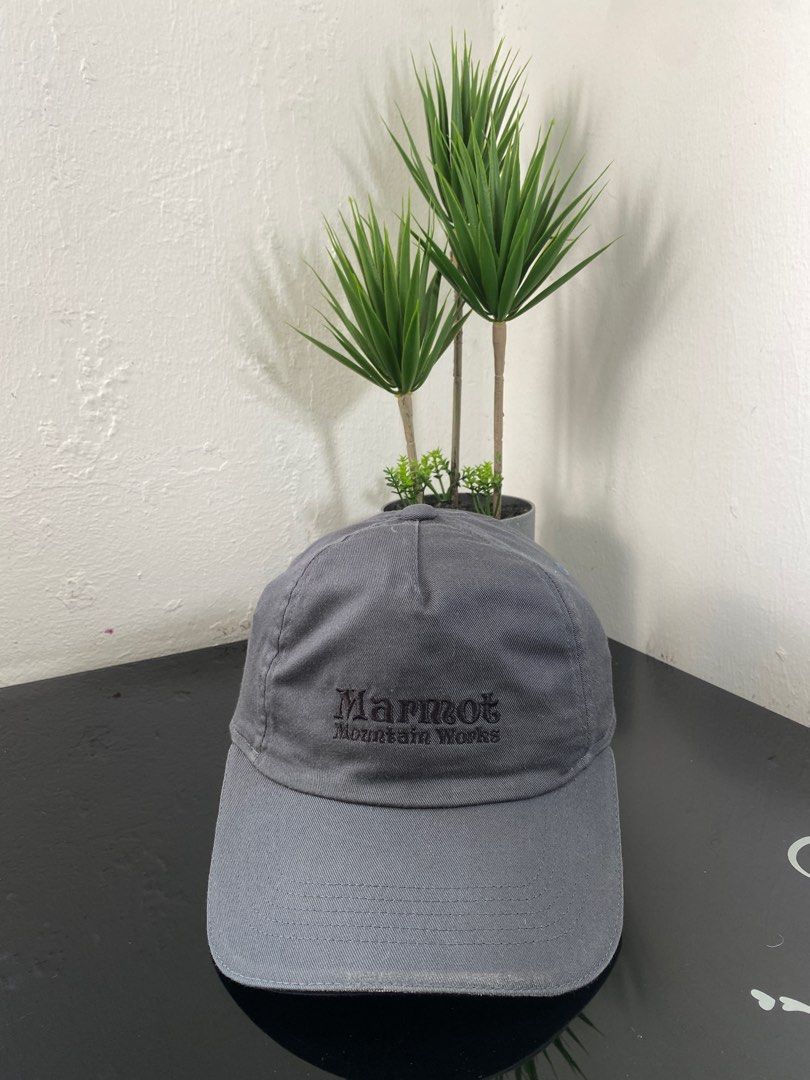 Marmot cap store