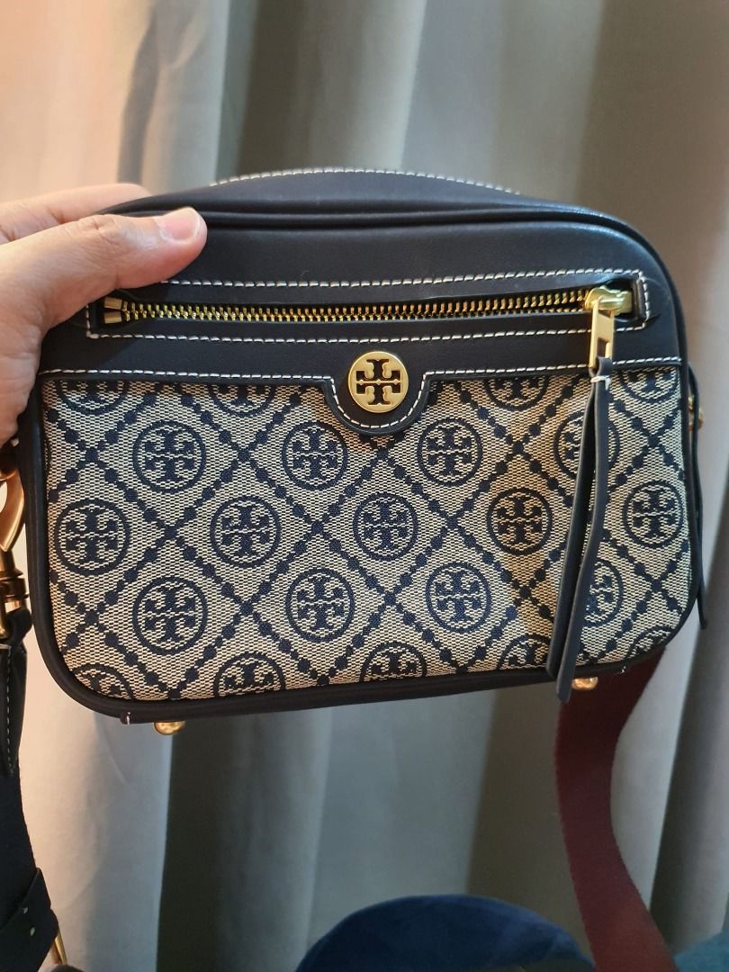 Tory Burch (Category: Bags & Wallets) located in Kuala Lumpur. Submitted by pg911 (Listing ID 1237120548, Image 1). Description: Tory Burch.