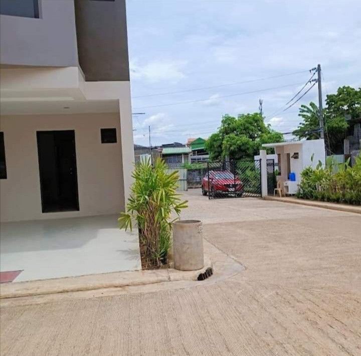 TOWNHOUSE IN CUPANG ANTIPOLO (Category: Townhouse) located in Antipolo. Submitted by melonacarig (Listing ID 1237018171, Image 2). Description: 💖ONE AMARI PLACE💖 MODERN #TOWNHOUSE IN #Antipolo ANTIPOLO CITY🏠 LOCATION: 📌Sitio Sulucan Street, Brgy. Cupang Antipolo City. NEARBY ROADS: Lilac street. Sumulong hiway. Hon. B. Soliven Avenue. General Ordonez. Marcos hiway #Sm city #Masinag ON GOING CONSTRUCTION UNIT!! Lot Area - 51sqm Floor Area - 87