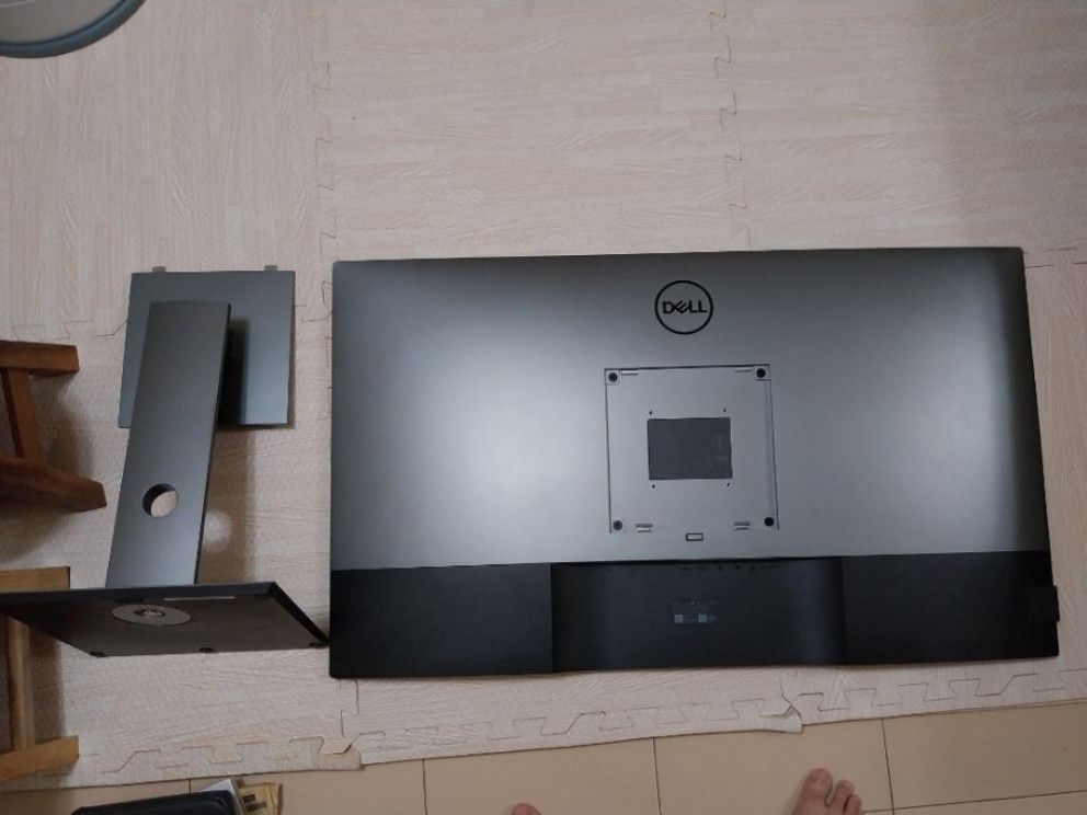 Dell UltraSharp U4320Q écran 43 Pouces 4K 3840x2160, Ouvert Jamais Servi