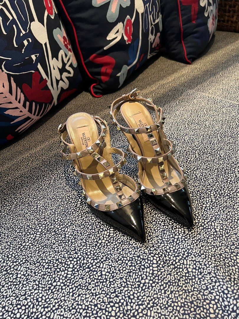 All black valentino discount rockstud