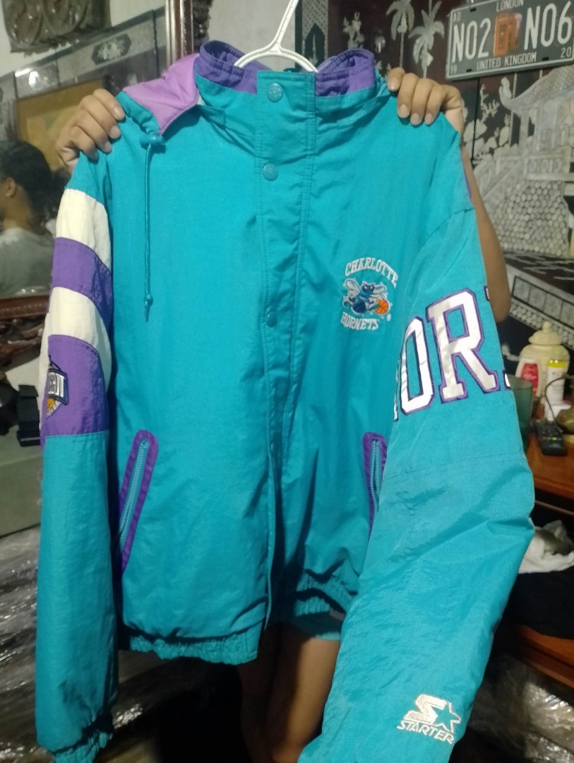 Vintage 90's Starter NBA Charlotte Hornets Jacket - Size Large/XL