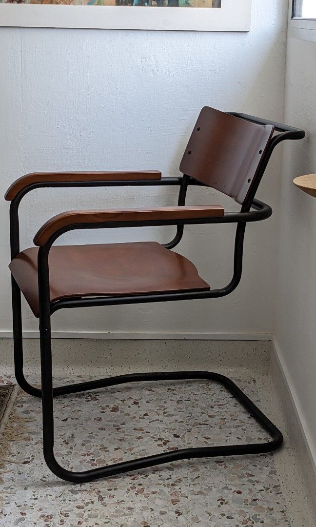 B34 chair outlet