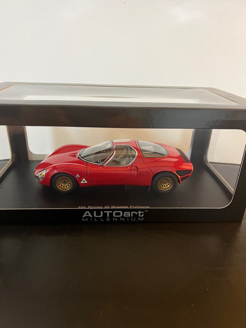 Alfa Romeo 33 Stradale AUTOａｒｔ1/18 AutoArt 1:18 Alfa Romeo 1967 Tipo 33 Stradale Red Die-cast Model