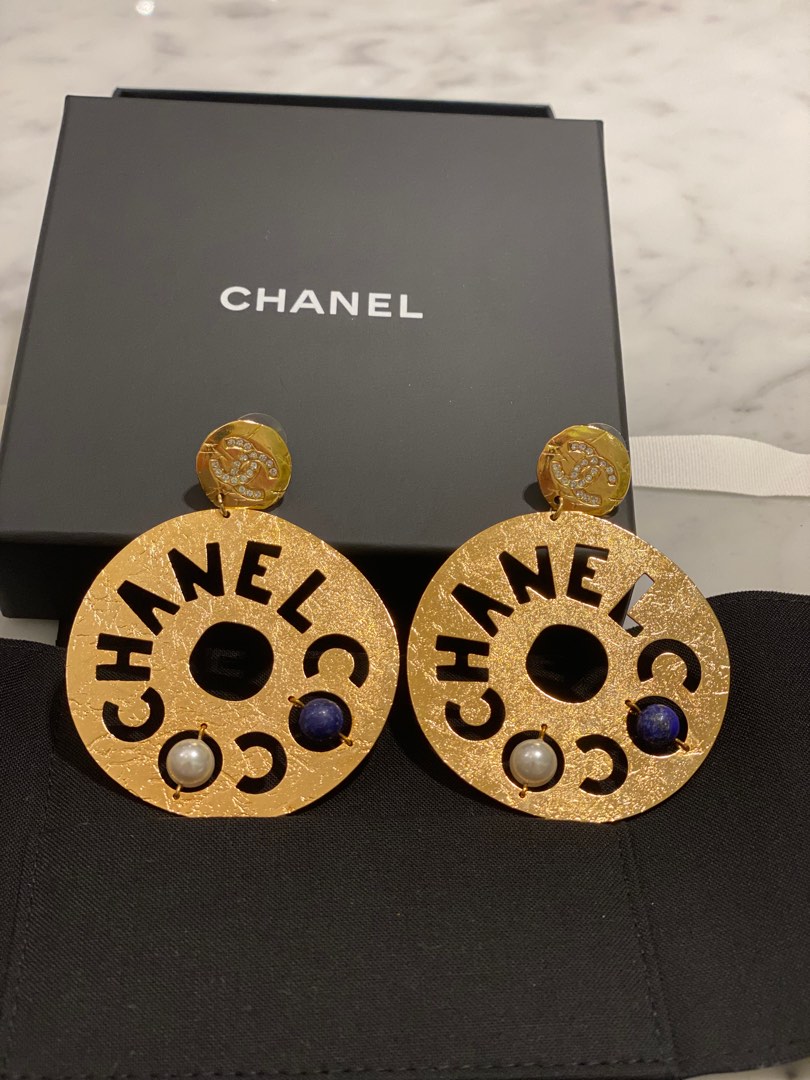 19A Egypt Coco Chanel Cutout Crystal Oversized Dangle Earrings, 女 