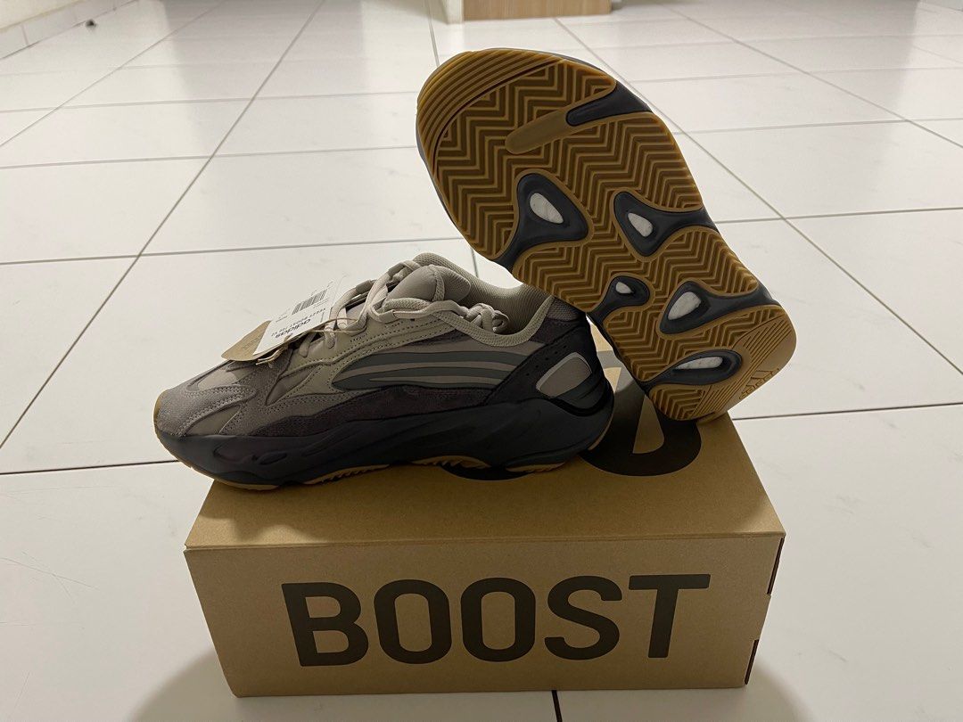 Yeezy top tephra reflective