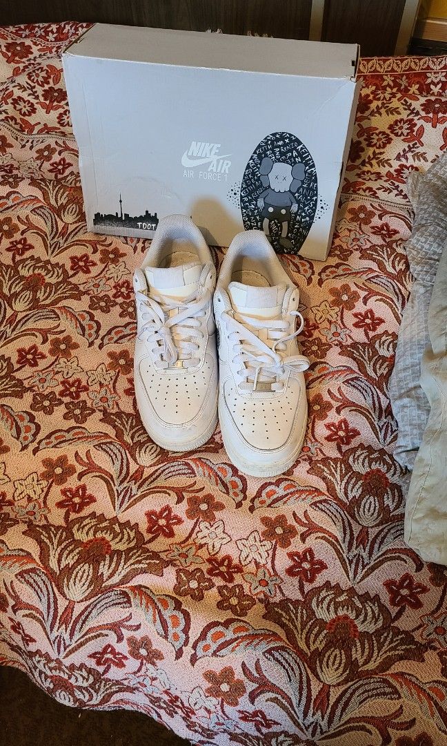 Air force 1 (Category: Accessories) located in Toronto. Submitted by nickrichard2211 (Listing ID 1237163637, Image 1). Description: in excellent condition.