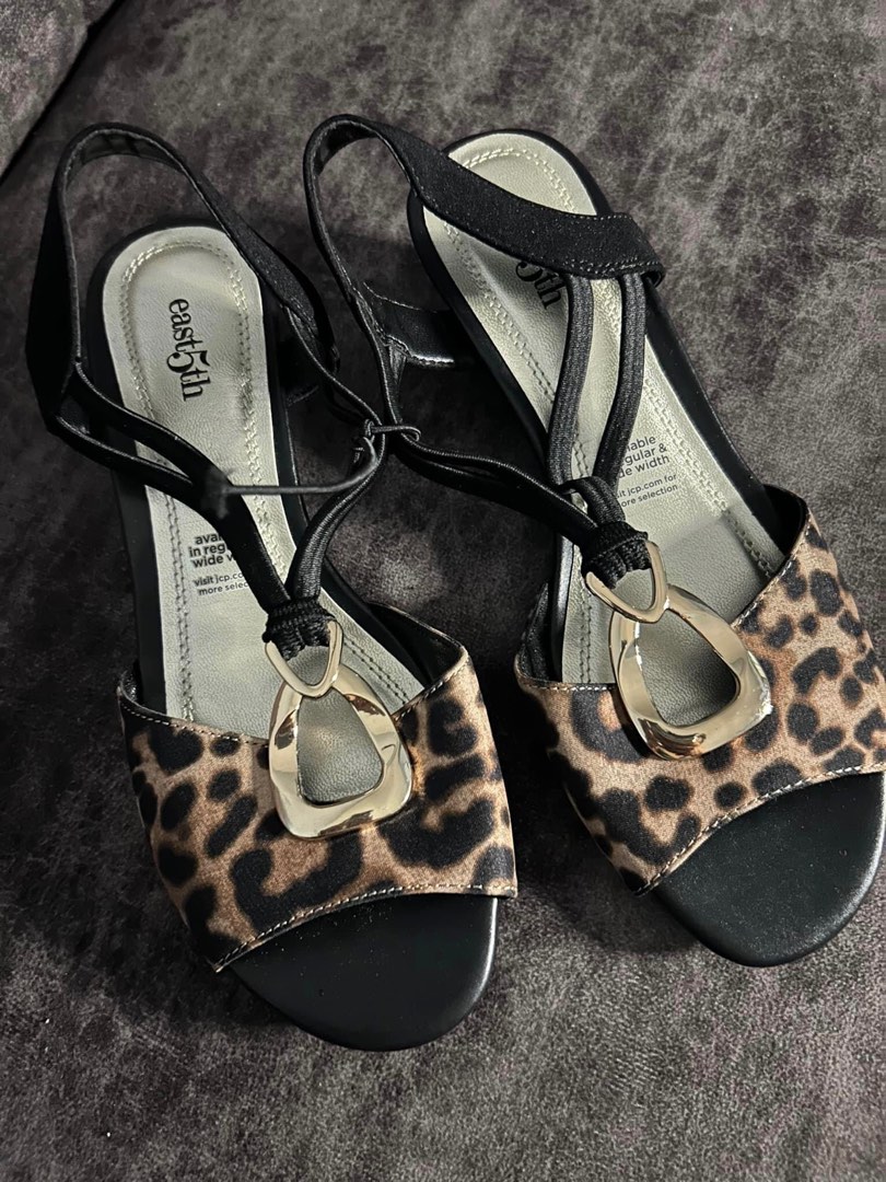 Ana flats on Carousell