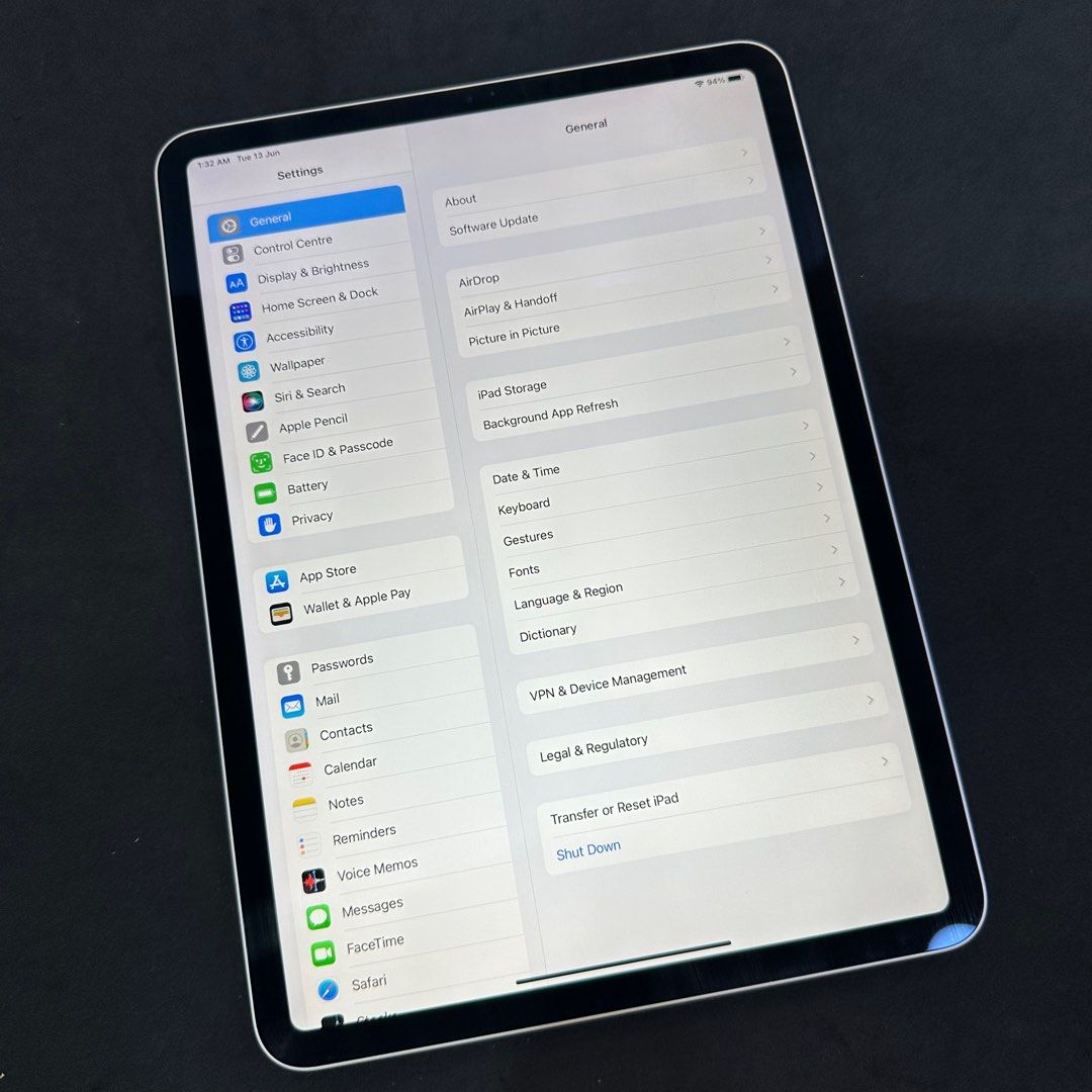 Refurbished Apple 11-inch iPad Pro (2018) Wi-Fi 256GB 