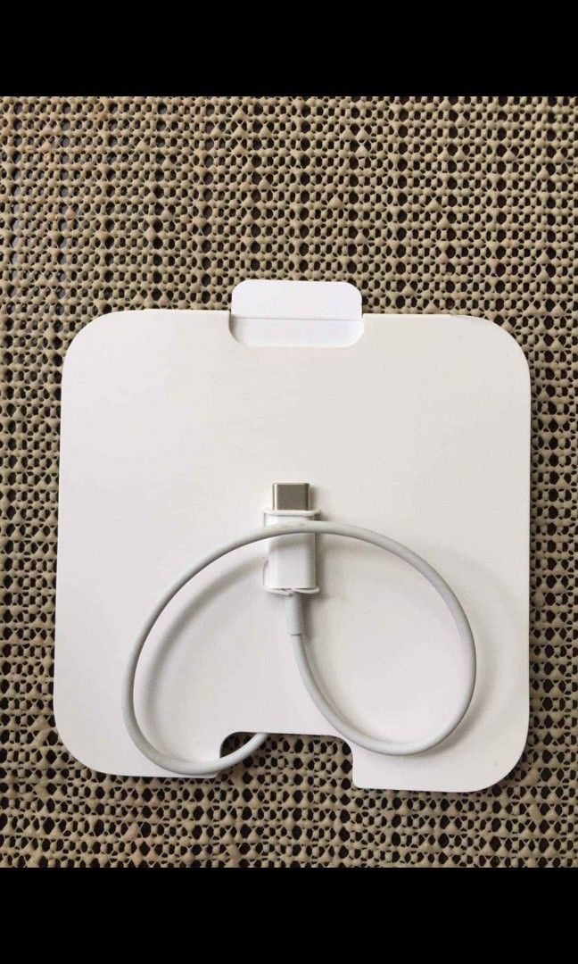 Apple magnetic type c .3m (Category: Wearables & Smart Watches) located in Davao. Submitted by akvtOS (Listing ID 1237195723, Image 2). Description: new and unused..