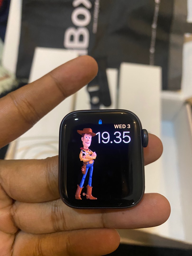 Apple Watch Series 6 ex Ibox ( HARGA TIDAK BISA DITAWAR), Telepon