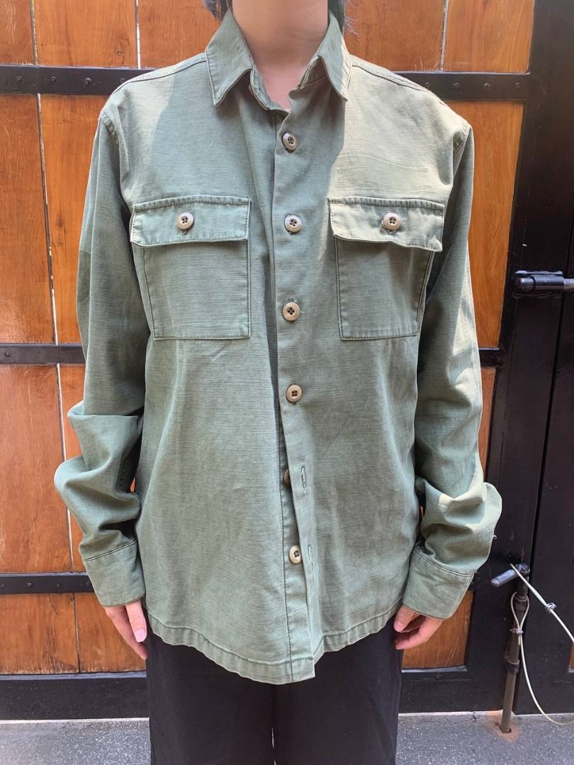 Army / Military Jacket Forever 21 (Category: Tshirts & Polo Shirts ) located in Makati City. Submitted by dims69 (Listing ID 1237201408, Image 2). Description: Price: 400 + Sf Dimes: 20.5 x 26.5 DM FOR PURCHASE.