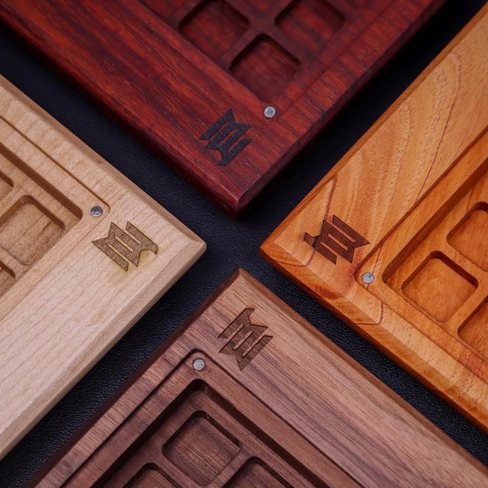 [Artisan Keycap Display Case] Iron Meets Wood Canvas R2, Computers