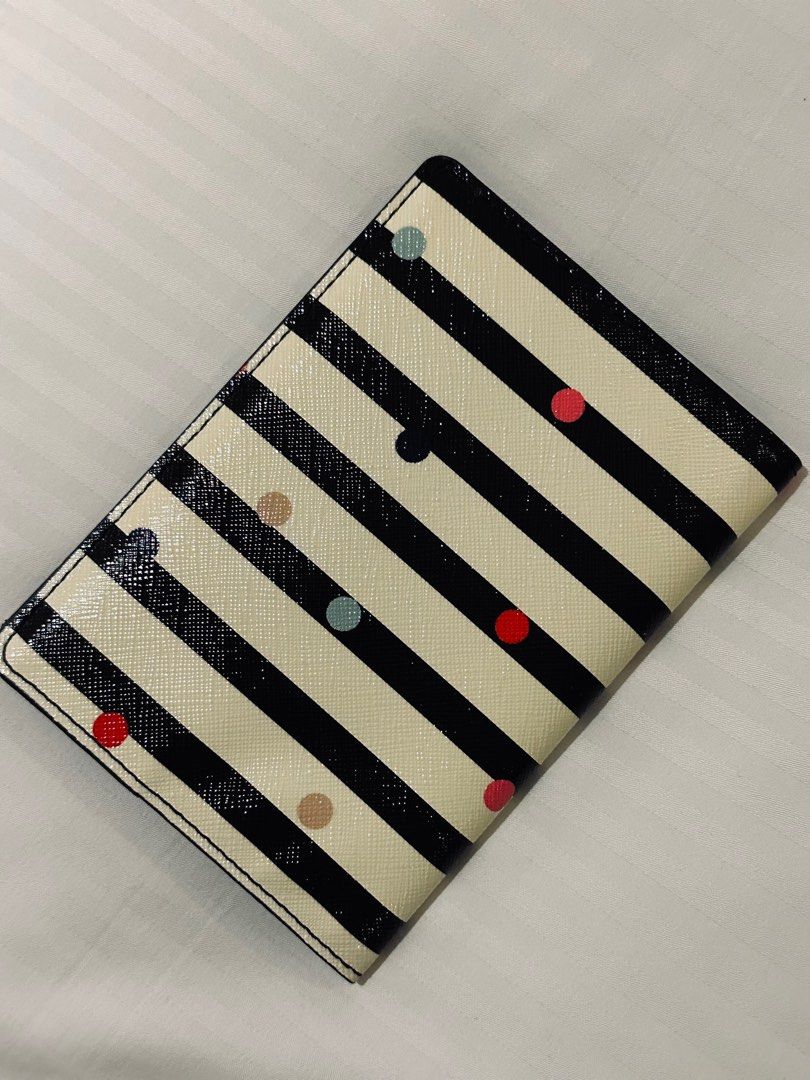 (Authentic) Kate Spade Passport Holder, Men's Fashion, Watches & Accessories, Wallets & Card