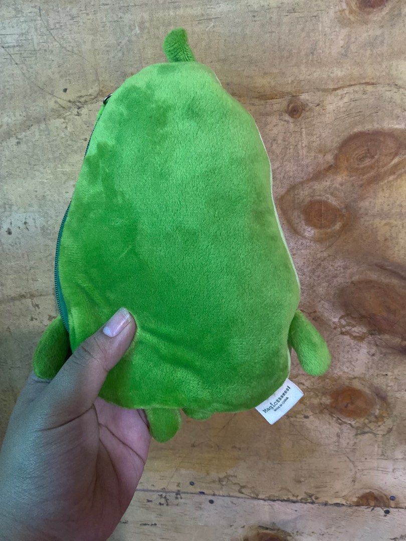 Avocado Pouches (Category: Purses & Pouches) located in Manila. Submitted by sofiamaxclothing (Listing ID 1237310828, Image 2). Description: Bought from pasabuy korea Never been used.