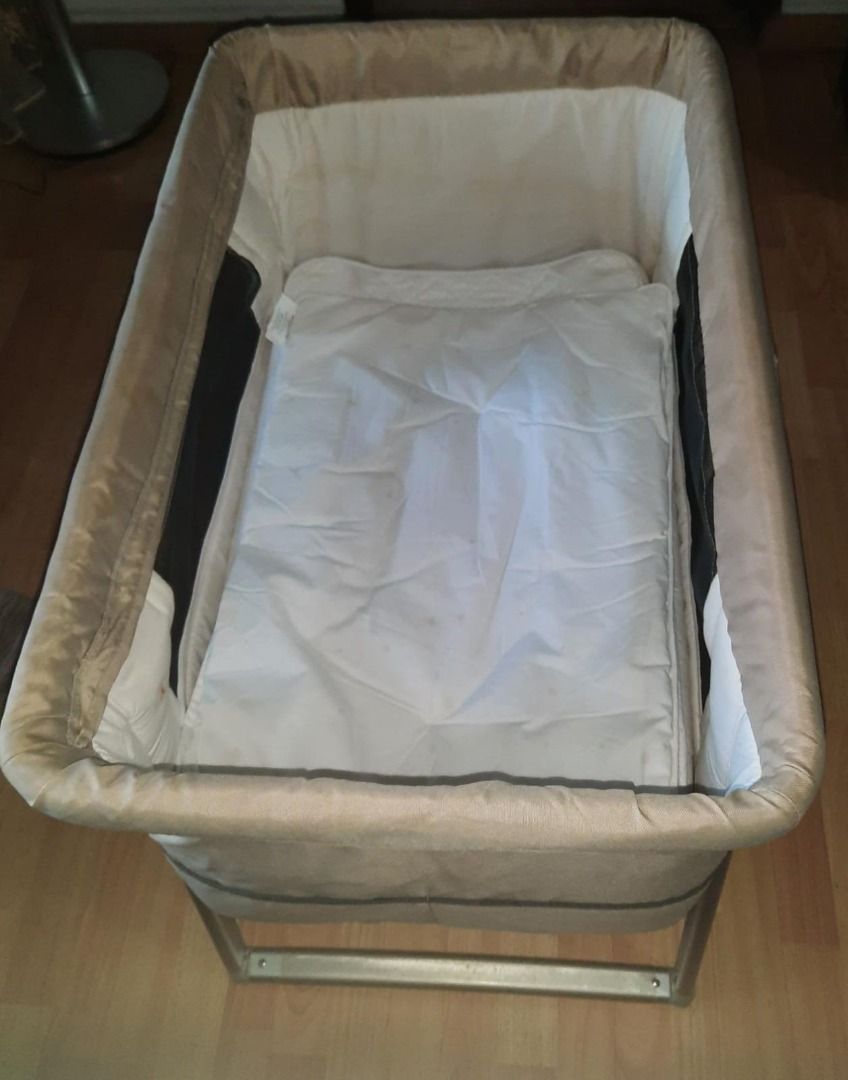 Babyhome dream deals air bassinet