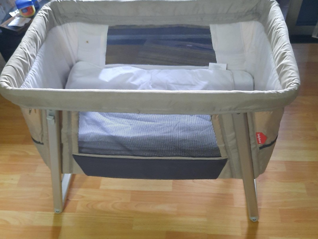 Babyhome dream air bassinet 2025