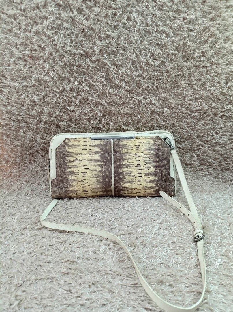 BCBG MAXAZRIA SLING BAG