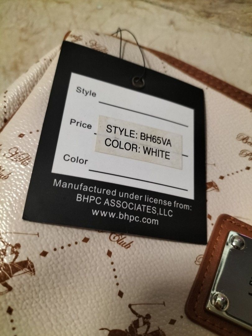 Beverly Hills Polo Club Pouch (Category: Purses & Pouches) located in San Pedro. Submitted by adicarteu_ (Listing ID 1237259167, Image 3). Description: WTS Beverly Hills Polo Club Pouch • Brand new, tag still intact • Can be used for make-up, travel essentials, etc. MOP: Gcash, BPI Transfer MOD: JnT, LBC, Flash Express.