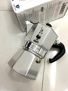 Bialetti - Moka Express: Iconic Stovetop Espresso Maker, Makes Real Italian  Coffee, Moka Pot 18 Cups (27 Oz - 810 Ml), Aluminium, Silver