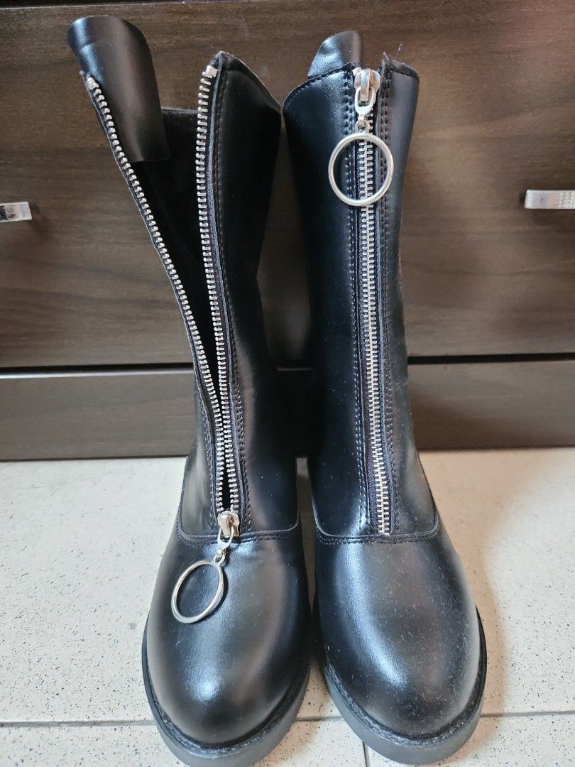 Black Zip Front Boots, Women's Fashion, Footwear, Boots on Carousell