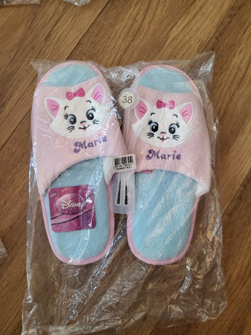 BNIP Authentic Disney Minnie Mouse Marie Winnie The Pooh Donald Duck Bedroom Slippers