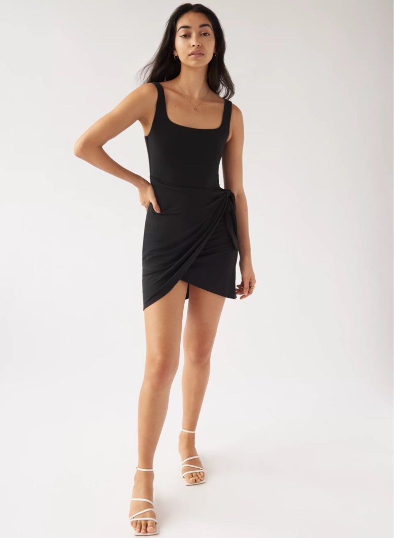 Cinq à sept waverly satin deals overlay bodycon dress