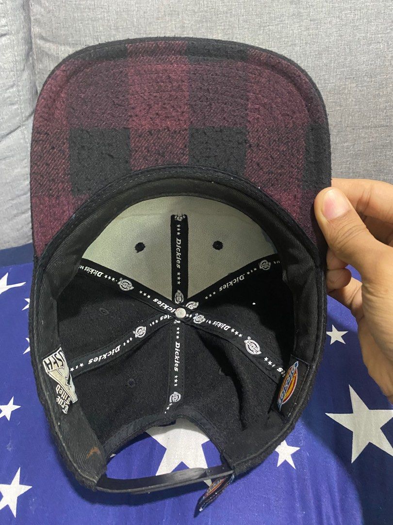 Cap Dickies (Category: Cap & Hats) located in Kuala Lumpur. Submitted by farhan_y (Listing ID 1237159954, Image 3). Description: Item bundle. Beli hari tu xpernah pakai. Harga siap pos..