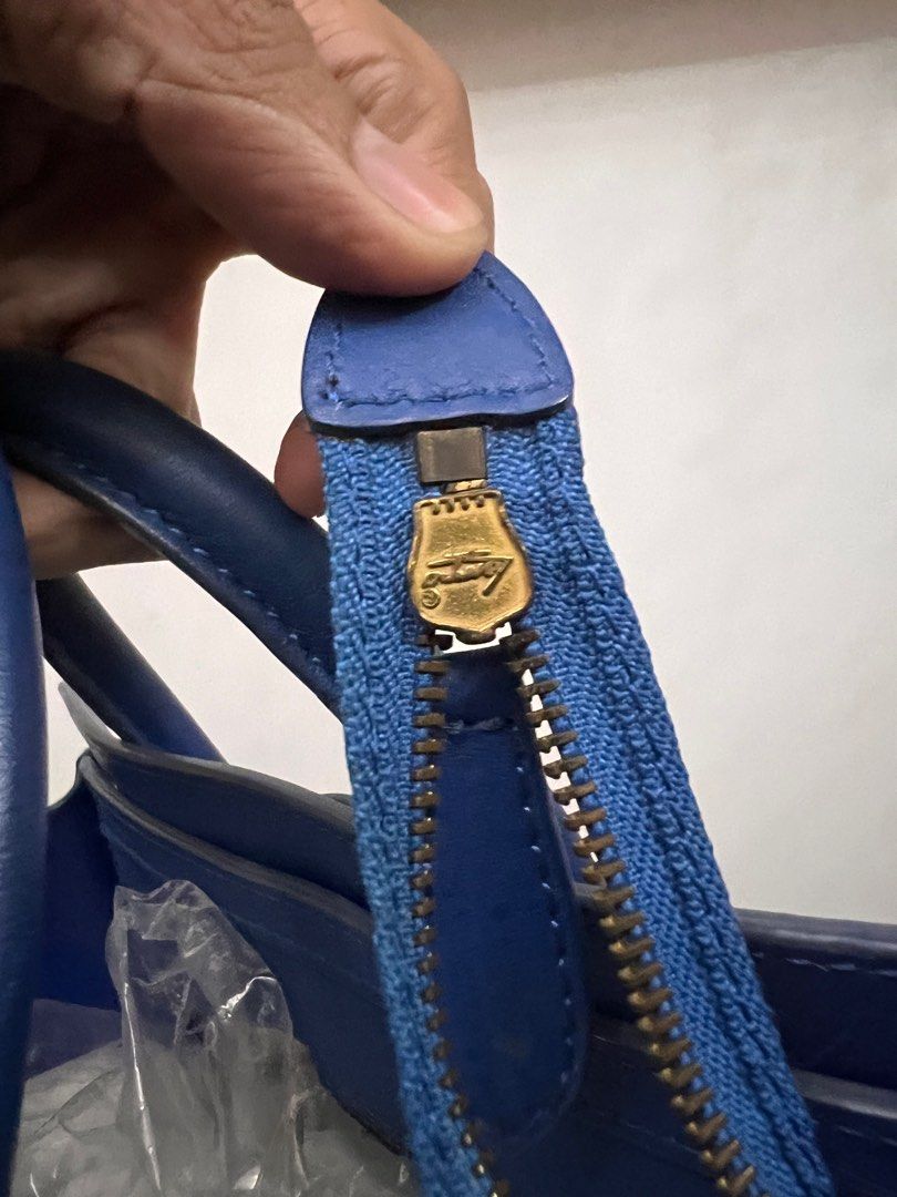Celine Paris (Category: Cross-body Bags) located in Kuala Lumpur. Submitted by danialfaris277 (Listing ID 1237332980, Image 3). Description: -colour blue -full leather -sling belt ✅.