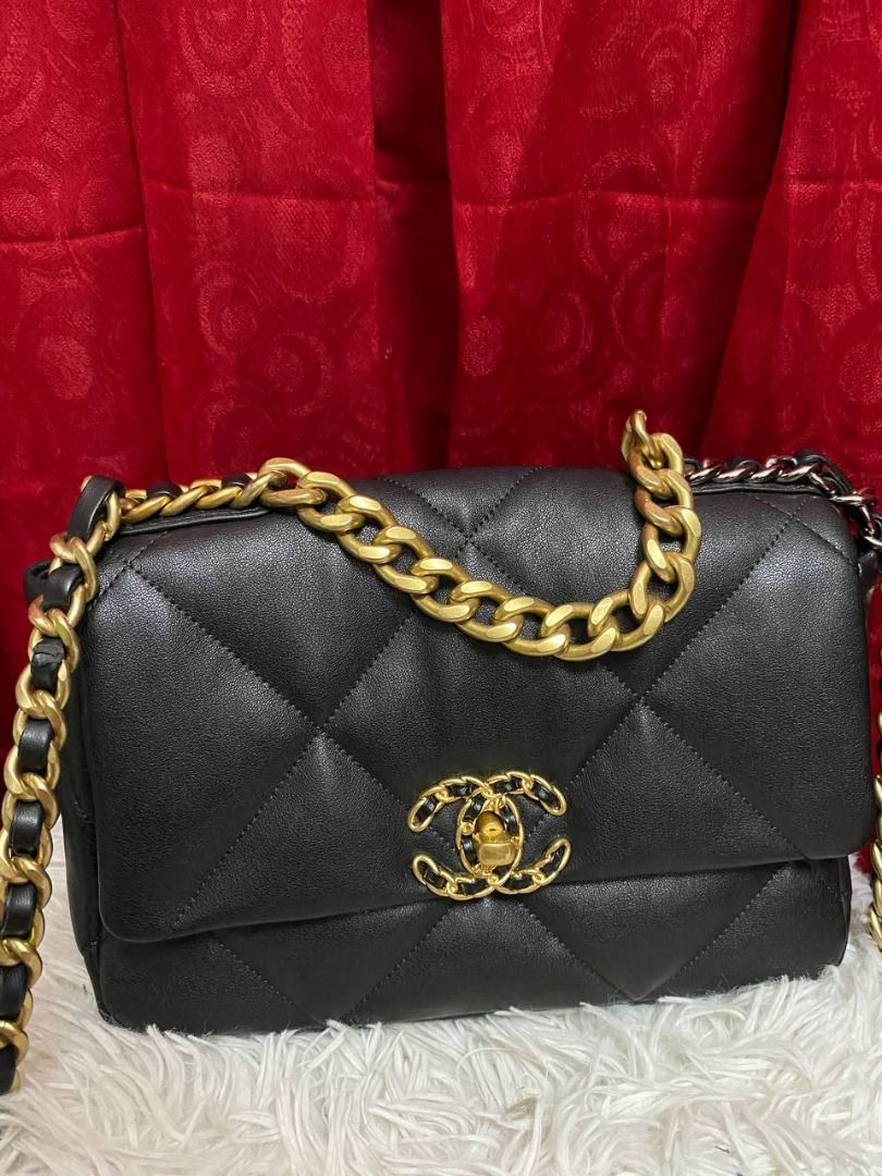 Chanel 19 Clutch 385955