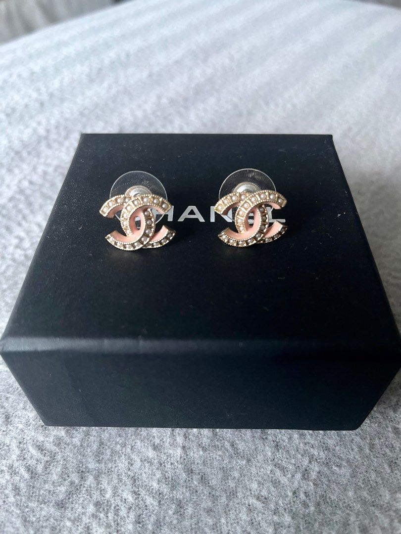 Chanel earrings small hotsell