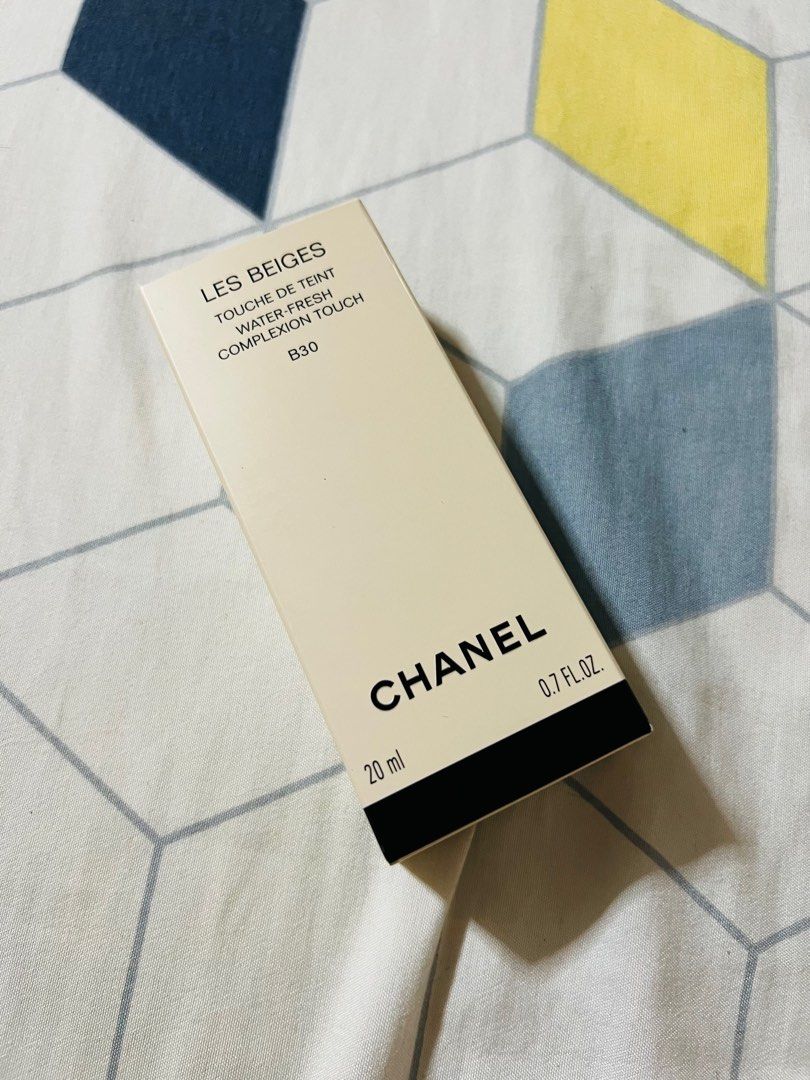 Chanel Les Beiges Water-Fresh Complexion Touch B30, Beauty