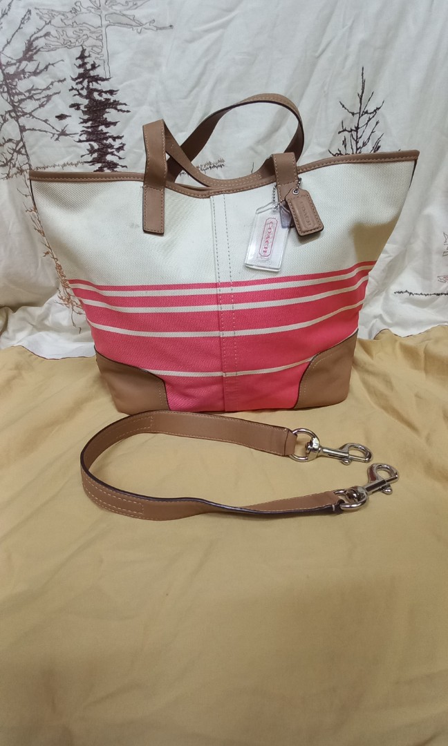 Coach Hadley Hobo Crossbody, Luxury, Bags & Wallets on Carousell