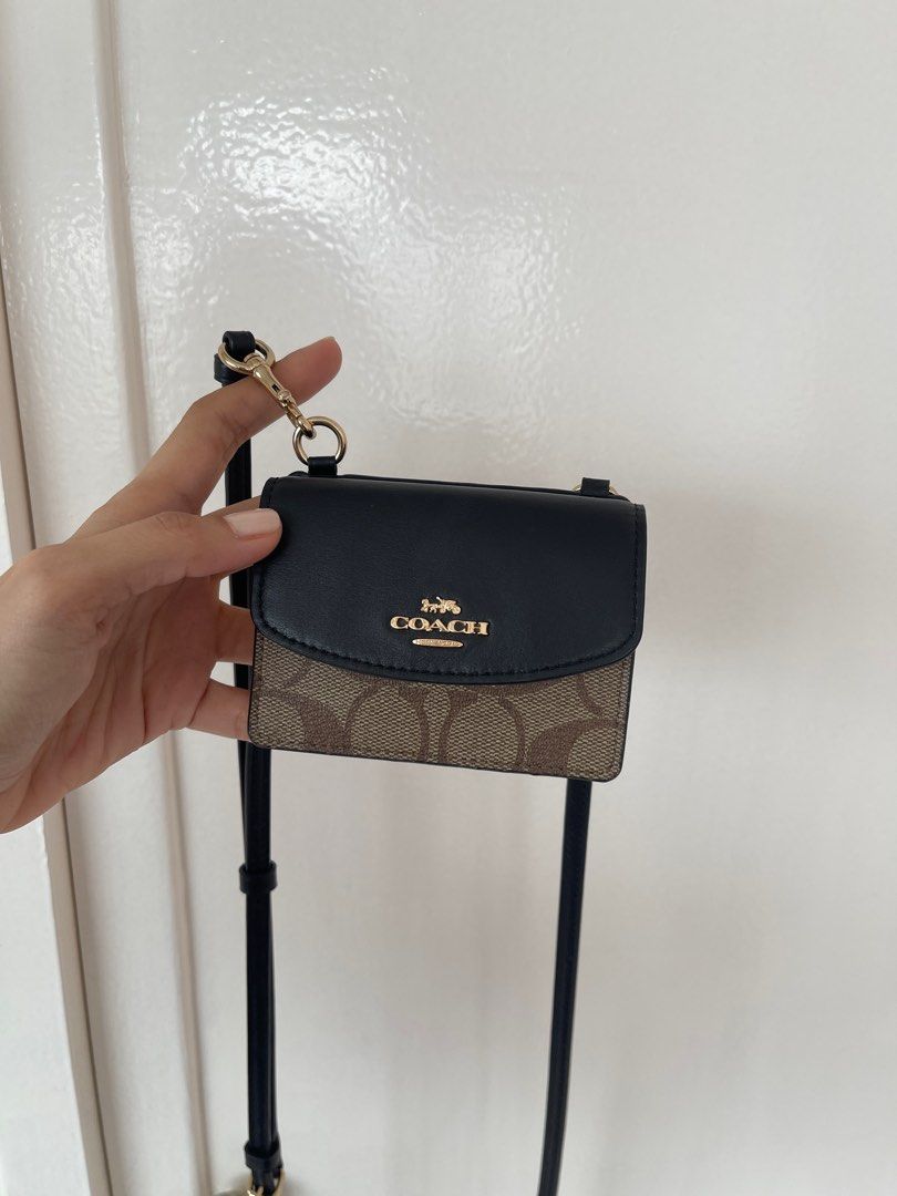 Coach sling wallet (Category: Luxury Bags & Wallets) located in Tanay. Submitted by __muted (Listing ID 1237171980, Image 2). Description: AUTHENTIC. New-like condition. Barely used. .