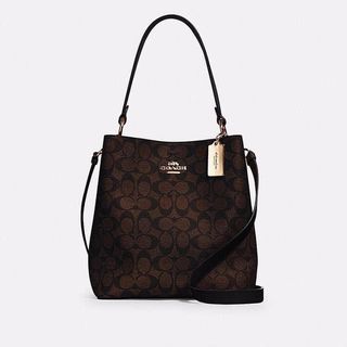 (Category: ) located in . Submitted by shopper.gallery (Listing ID 1237268104, Image 1). Description: .