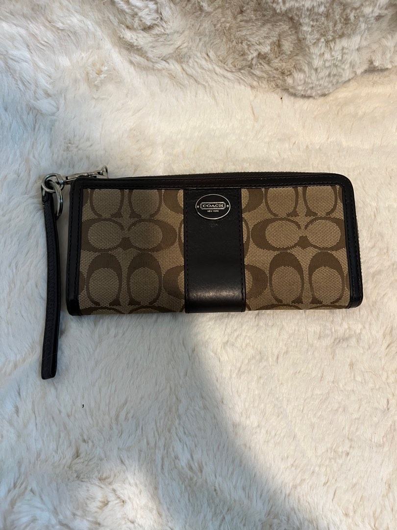 Coach Wallet, Women's Fashion, Bags & Wallets, Wallets & Card holders ...