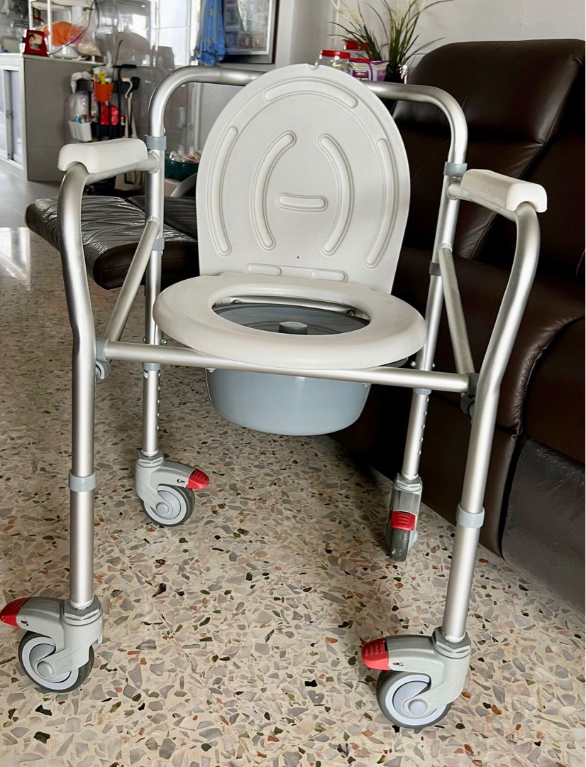 Commode Chair, Health & Nutrition, Assistive & Rehabilatory Aids, Rehabilitative Devices on