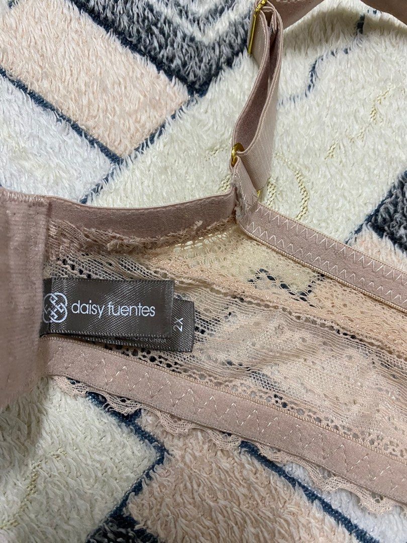 Daisy Fuentes satin push up bra  Push up bra, Clothes design